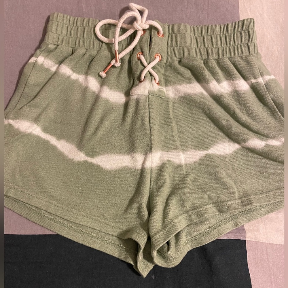 Volcom lil fleece short green